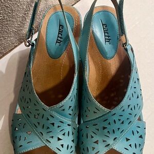 🌴 Earth "Aries" Turquoise Leather Laser Cut Wedge Sandals 9B